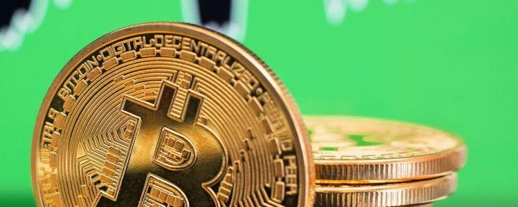 Bitcoin Returns Above USD 9,000, Altcoins Drop Against BTC